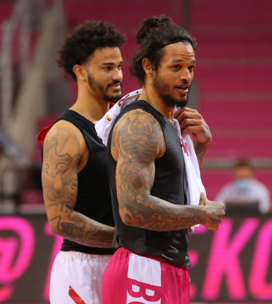 中追求梦想 中追求梦想