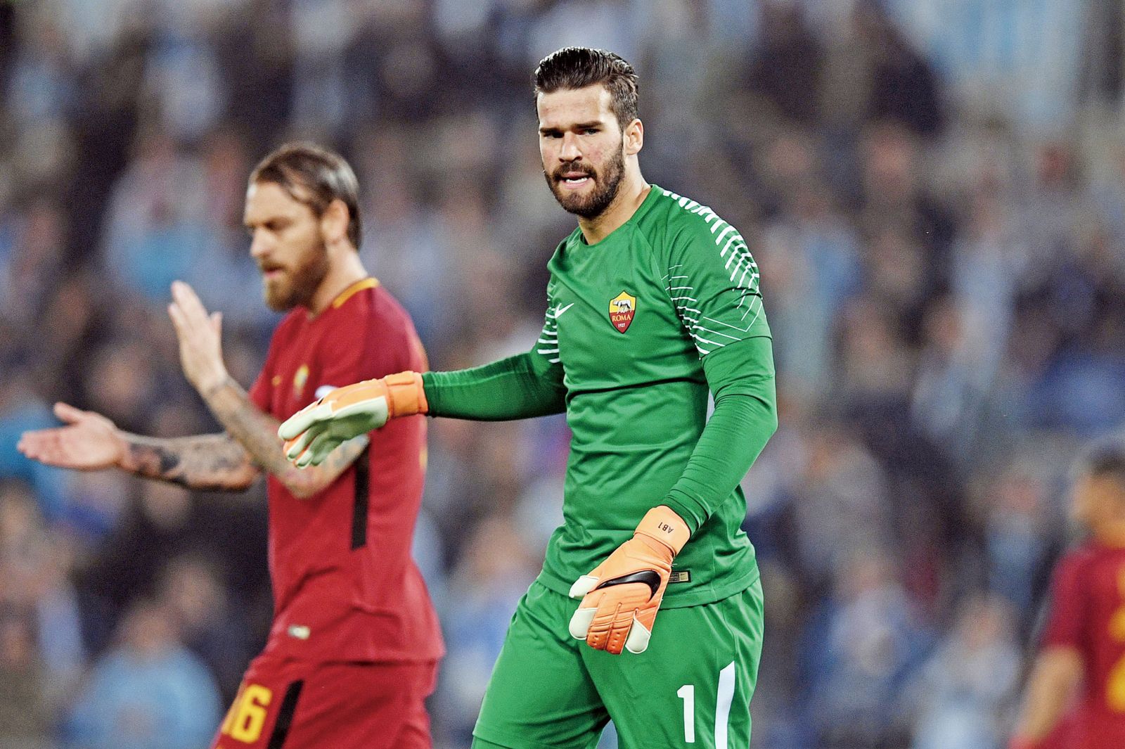 一些篮球大 一些篮球大