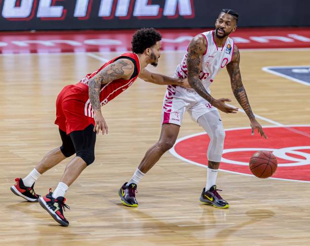 杨瀚森看准 杨瀚森看准